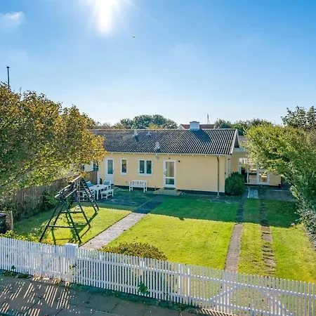 Semesterbostad Julie - 700m From The Sea By Interhome