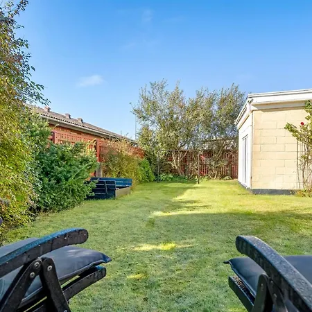 Julie - 700m From The Sea By Interhome *
